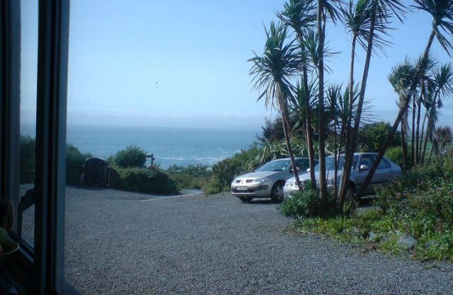 10 minutes à pied de la plage. Courte distance en voiture de golf, le surf et l'équitation. Accès à la piscine