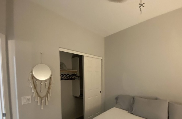 10 minutes from the Mesa Airport Sundance is desireable Power Ranch!