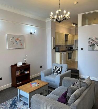 10 Thurnams House