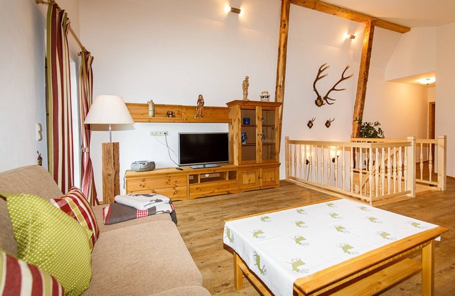 -10- Ferienwohnung "Alpenrose" (105 qm), Balkon, Küche extra, 2 Schlaf- und 1 Wohnzimmer, max 6 Pers, WLAN