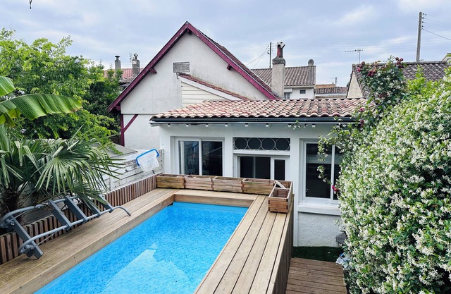 Maison de ville de 100 m² avec piscine privée, à 2 pas du tram