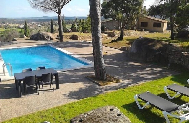 TENNIS 100% PISCINE RURALE ET RELAXATION DE LA COSTA BRAVA