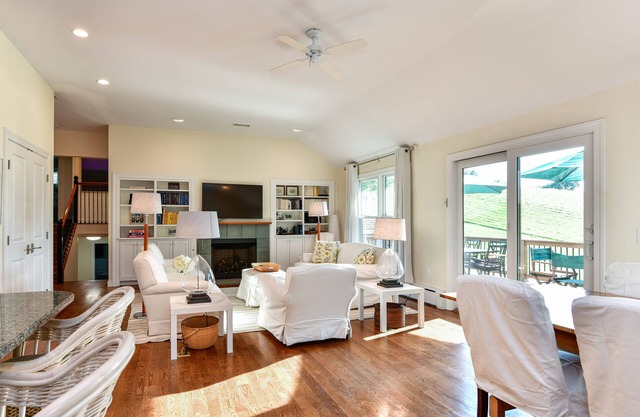 100% Washington! PoshPadsCT "Old Litchfield 4BR" with Pool, AC, GasBBQ, 2HrsNYC