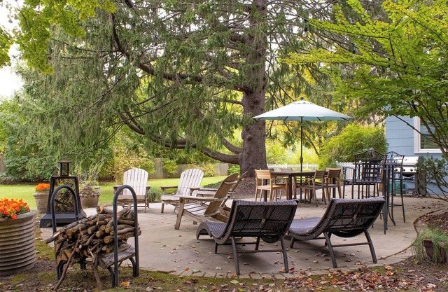 1000 FT to Assn Beach, Cute Cottage, Outdoor Dining