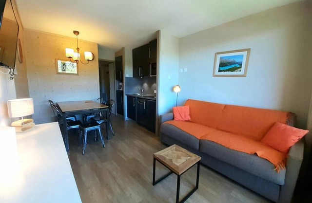 100m du centre station, 4ème étage, vue montagne, balcon, télévision, casier à ski, 23m², La Plagne