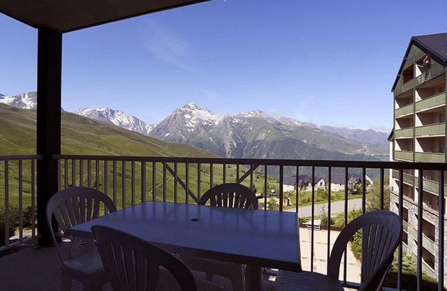 100m du centre station, étage -1, terrasse, balcon, télévision, casier à ski, 23m², Peyragudes
