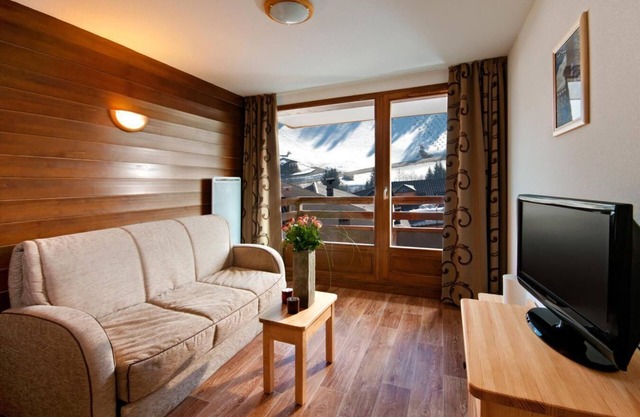 100m des commerces, remise en forme, piscine, terrasse, balcon, télévision, 38m², Les Saisies