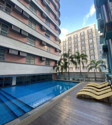 101 Newport Boulevard Condo