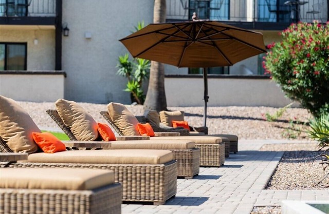 Home 102 - 1 chambre privée et entièrement meublée avec GOLF GRATUIT!