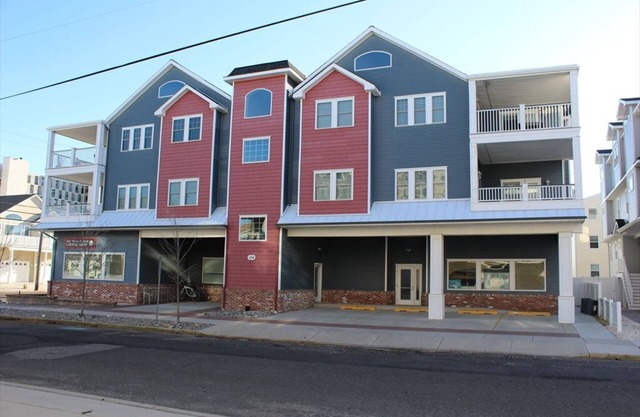 104 36th Street Unit 202