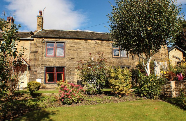 11 LANE END, pet friendly, with open fire in Thornton, West Yorkshire