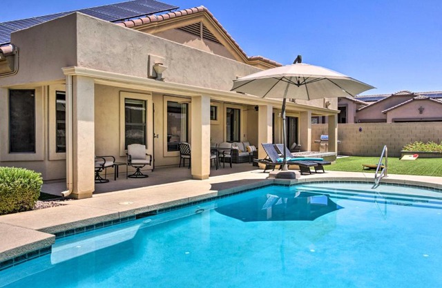 11 Mi to Dtwn Phoenix Laveen Village Home with Pool