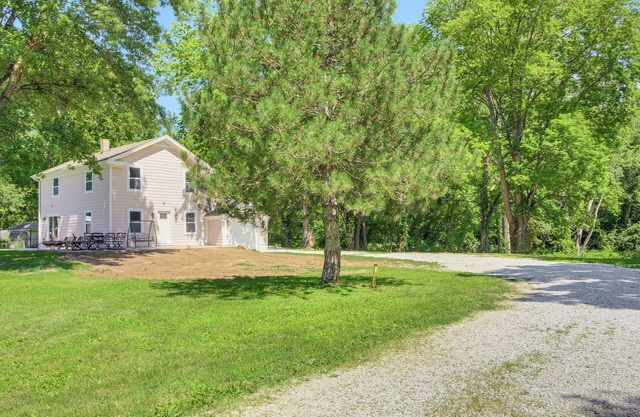 11 Mi to Smithville Lake: Private Home Near Winery