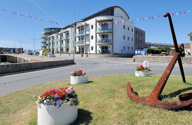 11 The Boardwalk, WEST BAY