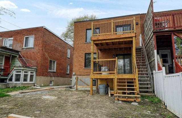 #110 Roomy, Renovated, Gourmet Kitchen & Large Backyard