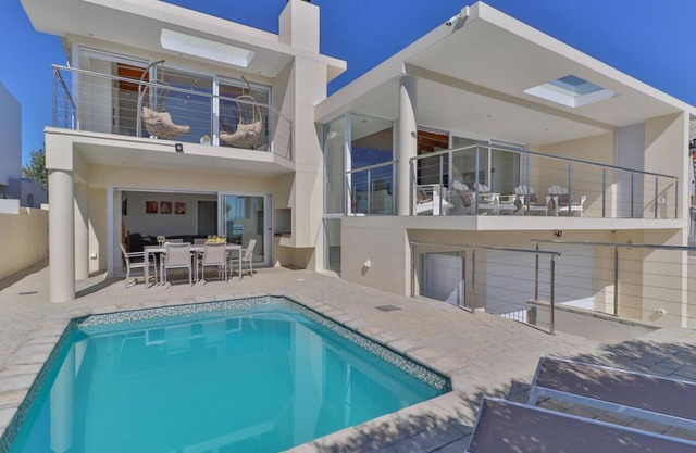 111 Memories- De Kelders home with a view