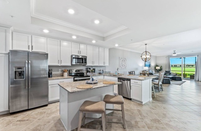 1116 Babcock National Condo