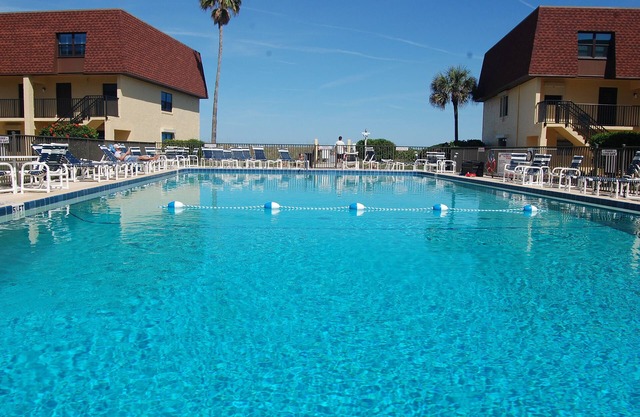 117 Cocoa Beach Club Direct Oceanfront Next to Pier, Dog Friendly, New Baths
