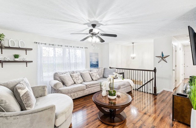 12 Guest/Top Area /Families/Park
