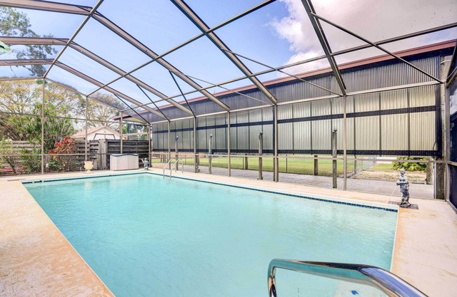 12 Mi to Beach: Cottage w/ Pool in Bradenton