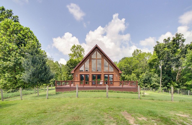 12 Mi to Staunton River: Nathalie Cabin w/ Deck