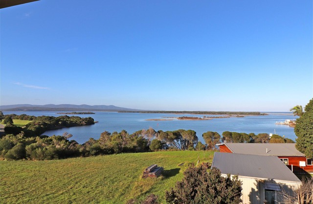 12 Mirrabooka Road, Mallacoota