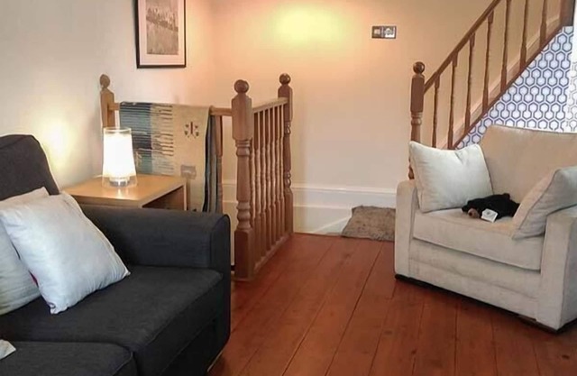 12 Rattle Row, HOLMFIRTH