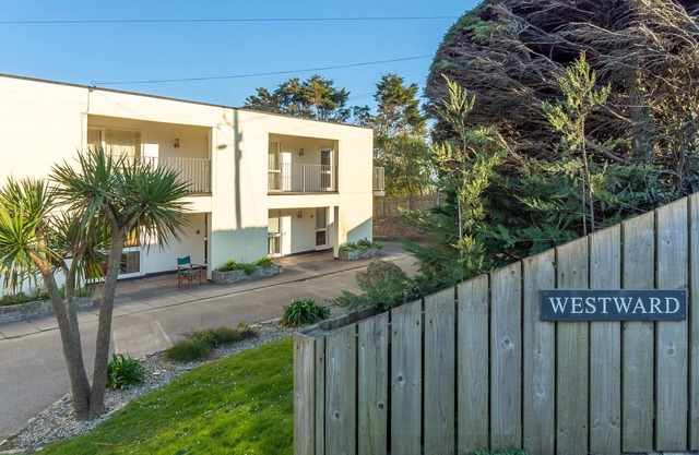 12 Westward Flats est un appartement bien présenté de deux chambres au premier étage.