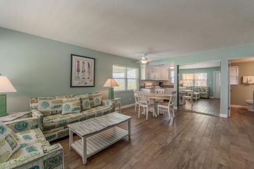121 Surf Song Resort