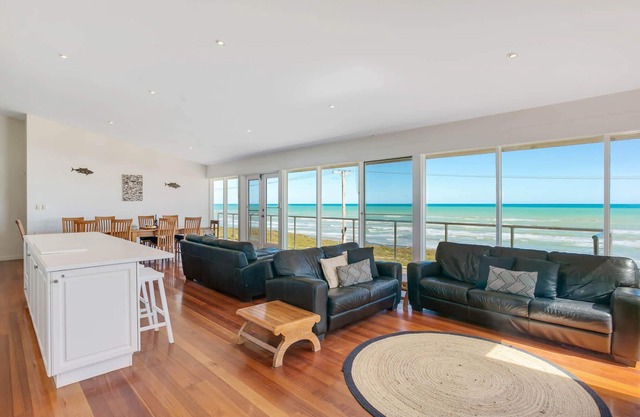 124 Surfers Parade, Middleton