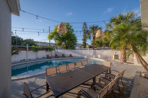 125 Harbor Bluff Dr