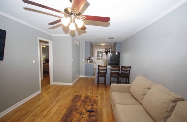 1272 Great Downtown Location belle maison de 2 chambres sur rue calme
