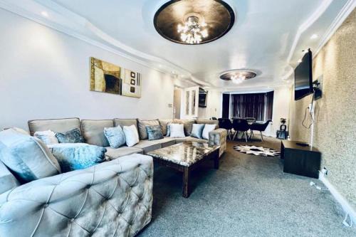 13 Guests - Free Parking - Manchester House