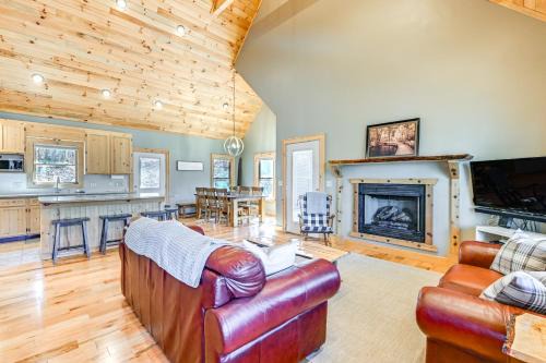 13 Mi to Cashiers Cabin with Wraparound Porch!