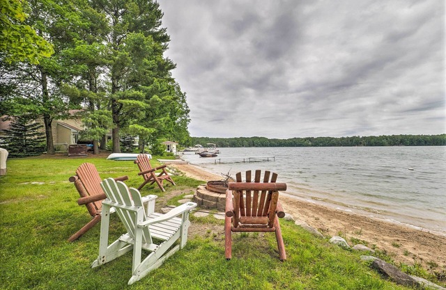 Superbe chalet au bord du lac dans la forêt de Traverse City!