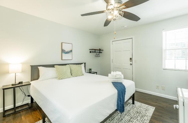 13 The Eero Room - A PMI Scenic City Vacation Rental