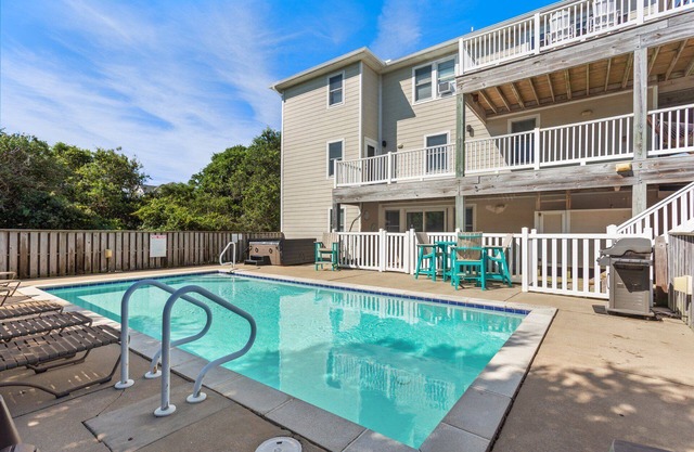1305 Sea Biscuit *Theater*Elevator*Game Rm*Hot Tub
