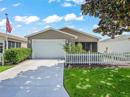 1322 Z3A VILLAGE OF DUVAL by REMAX Premier