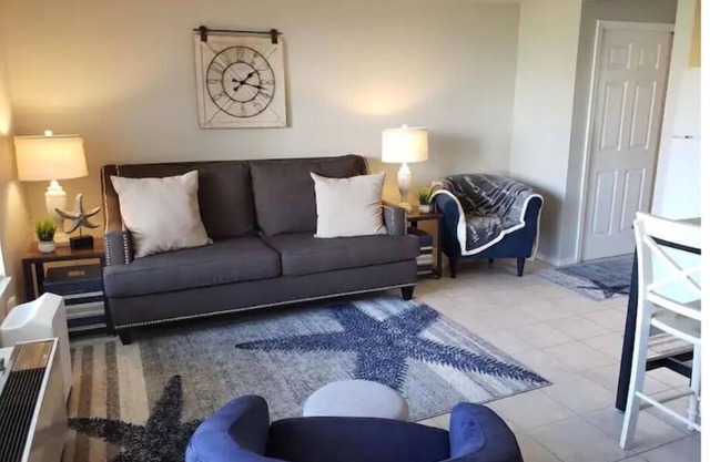 #135 Condo near large pool & shuttle to Gorge Amp-book separately