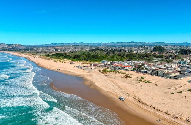 1362 Strand Way: 3 BR, 4 BA House in Oceano, Sleeps 8