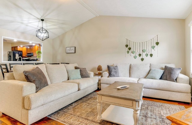 14 Mi to Dtwn Indy: Family Gem w/Yard