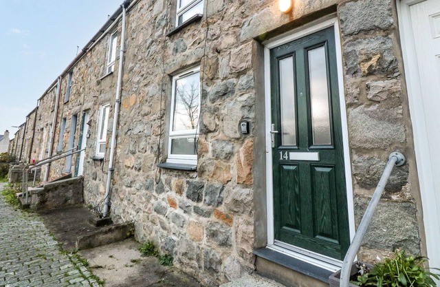 14 New Street, TREFOR