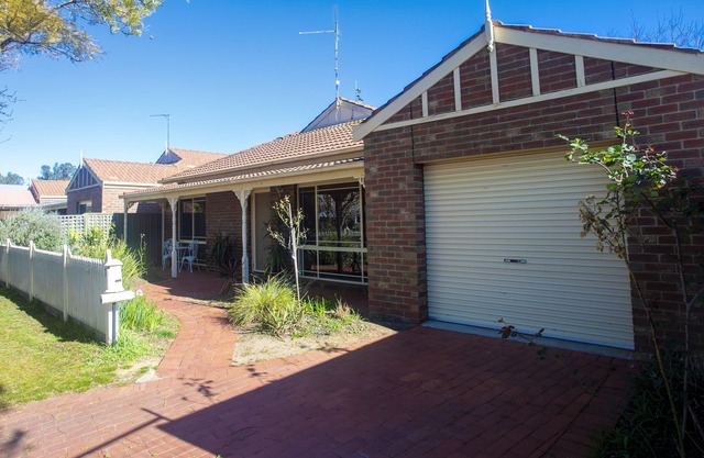 14 sur Henry St Echuca