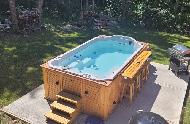 MOORING ON WINNI! PRIVATE LOG CABIN,14ft HOT TUB,SLEEPS 14+, POOL/FOOSBALL/GAMES