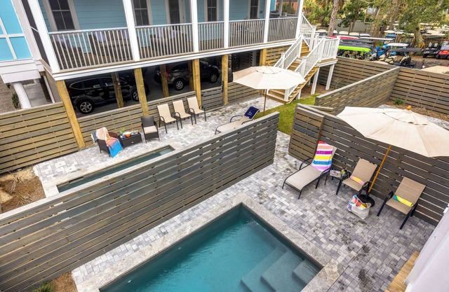 15-bedroom vacation rental with 3 pools, interconnected homes, and room for 36 g