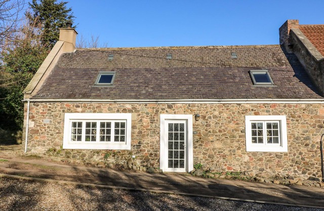 15 BOGAN, pet friendly, character holiday cottage in Coldingham