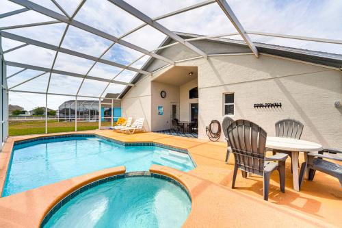 15 Mi to Disney Home with Pool and Lanai in Davenport