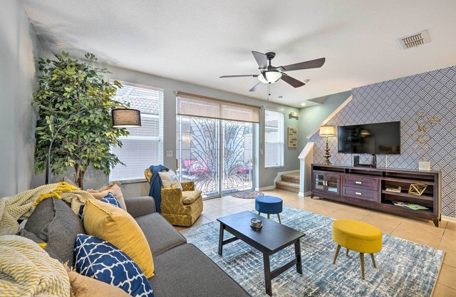 15 Mi to Disney: Kissimmee Townhome w/ Patio