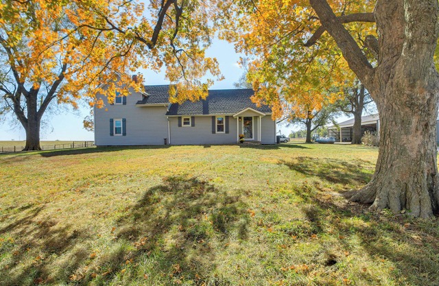 15 Mi to La Cygne Lake: Peaceful Ranch Home