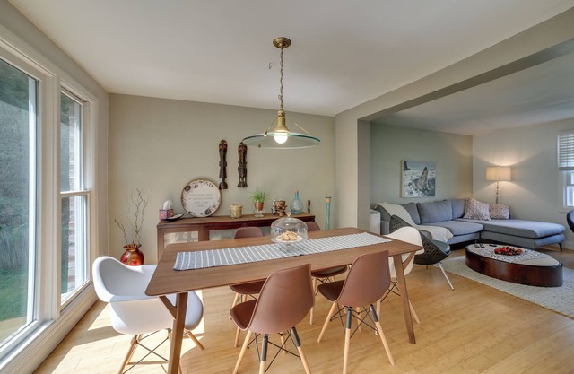 15 Mi to Pittsburgh: WFH-Friendly Home w/ Deck